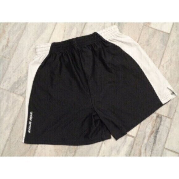 Under Armour women's small black/white Heatgear pull on shorts - Picture 4 of 6